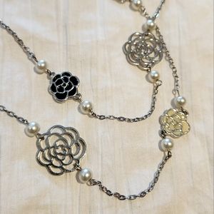 Long elegant fashion necklace